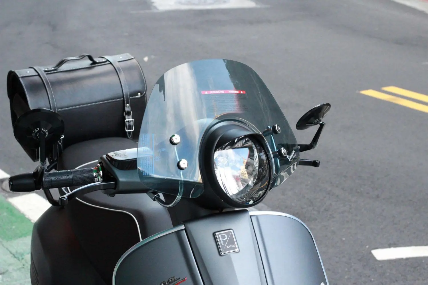 SIP Ajovalon kehys, musta, Vespa GTS ja GT
