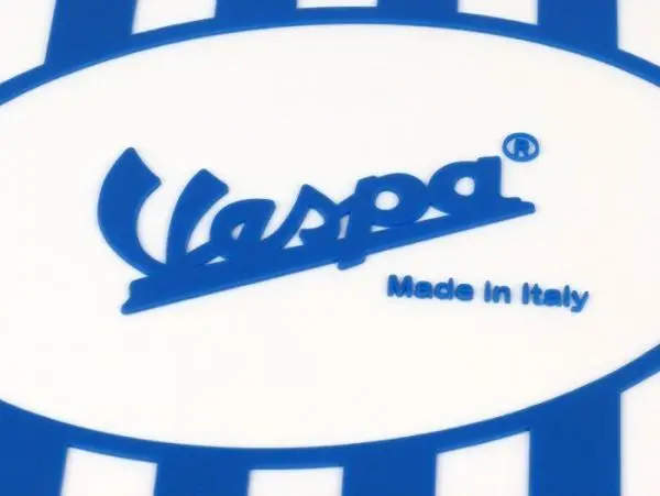 Roiskeläppä Vespa logolla, sini/valkoinen
