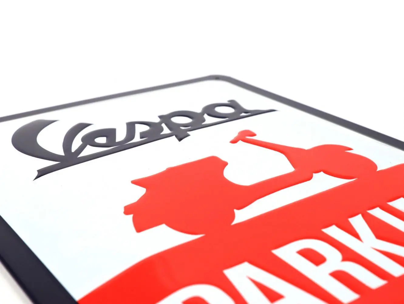 Vespa Parking Only kyltti, Vespa-logo ja skootterikuva kyltissä
