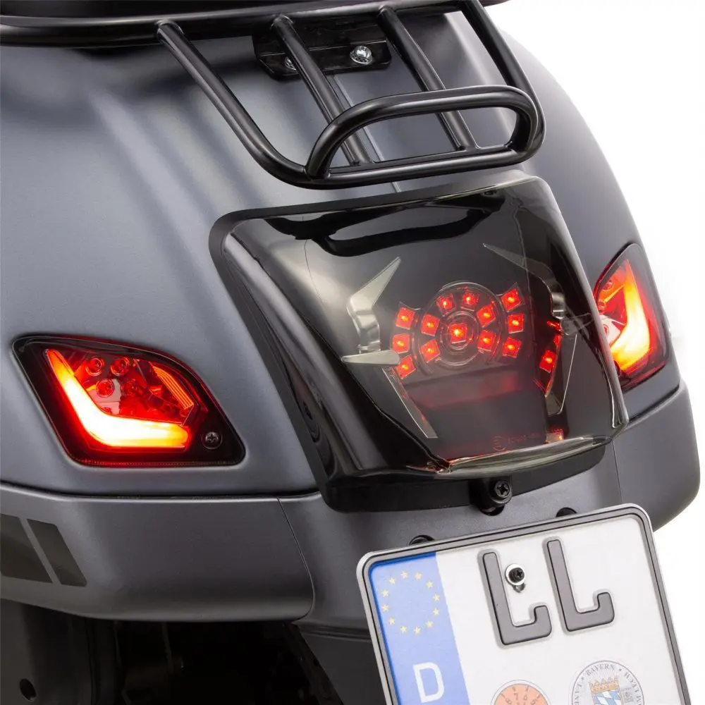 Vilkkusarja SIP eteen ja taakse LED, tummennettu, Vespa GTS, GT ja GTV SIPin omaa tuotantoa oleva LED-vilkkusarja tummenetuilla laseilla. EU-hyväksytty. Sisältää myös virtaa säästävät päivävalot, sisältää polttimot. Vilkkusarja SIP eteen ja taakse LED, tummennettu, Vespa GTS, GT ja GTV - Image 7