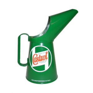 Castrol T-paita, koko XXL <a href="https://italialaiset.fi/wp-content/uploads/2022/01/image-2.png"><img class="alignright wp-image-38932" data-src="https://italialaiset.fi/wp-content/uploads/2022/01/image-2-300x300.png" alt="" width="83" height="83" /></a>Castrol T-paita, koko XXL. Korkealaatuisesta puuvillasta valmistettu Castrol Classic T-paita. (100% puuvillaa). Kaunis monivärinen painatus rinnassa <ul> <li>rintaan "Castrol Classic" painettu logo</li> <li>materiaali: 100 % puuvillaa</li> <li>mukava istuvuus</li> <li>Unisex malli</li> </ul> Öljykannu Castrol, 2 pint