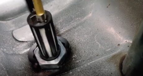 Veapan polttoainehanan vaihto