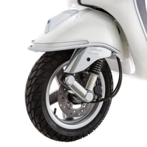 Ajovaloumpio, Vespa S50 <a href="https://italialaiset.fi/wp-content/uploads/2019/08/image-14.png"><img class="alignright size-full wp-image-15883" data-src="https://italialaiset.fi/wp-content/uploads/2019/08/image-14.png" alt="Piaggio logo" width="145" height="45" /></a>Ajovaloumpio, Vespa S50 malleihin (ZAPC38103, ZAPC38600, ZAPC38402, ZAPC38901). Alkuperäinen Piaggio varaosa. Etupuskuri Cuppini, Vespa LX ja LXV