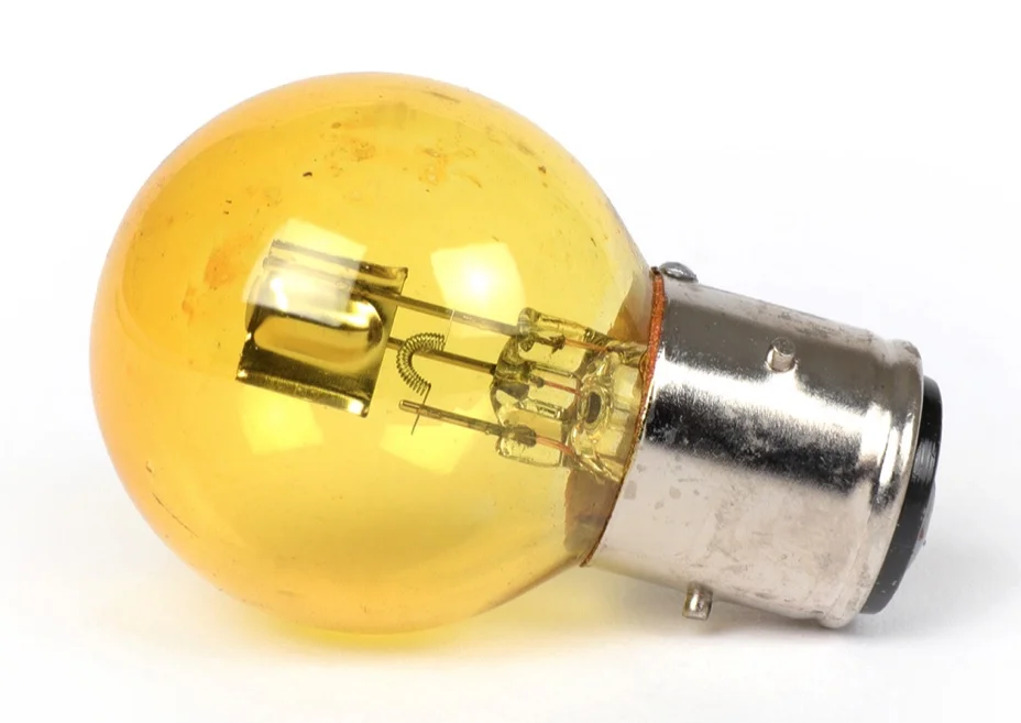 Ajovalopoltin keltainen 12V 35/35W, BA21d kanta, Vespa ACMA ajovaloon