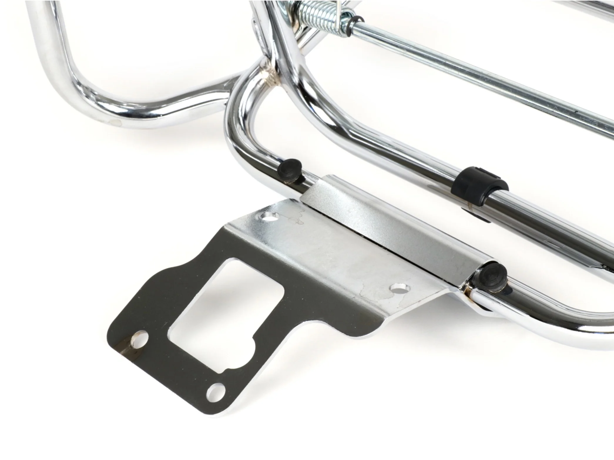 Alastaittuva takateline Cuppini kromattu, Vespa ET2 ja ET4 <a href="https://italialaiset.fi/wp-content/uploads/2021/03/image-2.png"><img class="alignright size-full wp-image-31374" src="https://italialaiset.fi/wp-content/uploads/2021/03/image-2.png" alt="" width="108" height="55" /></a>Alastaittuva takateline Cuppini kromattu, Vespa ET2 ja ET4 malleihin. Alastaittuva takateline Cuppini kromattu, Vespa ET2 ja ET4