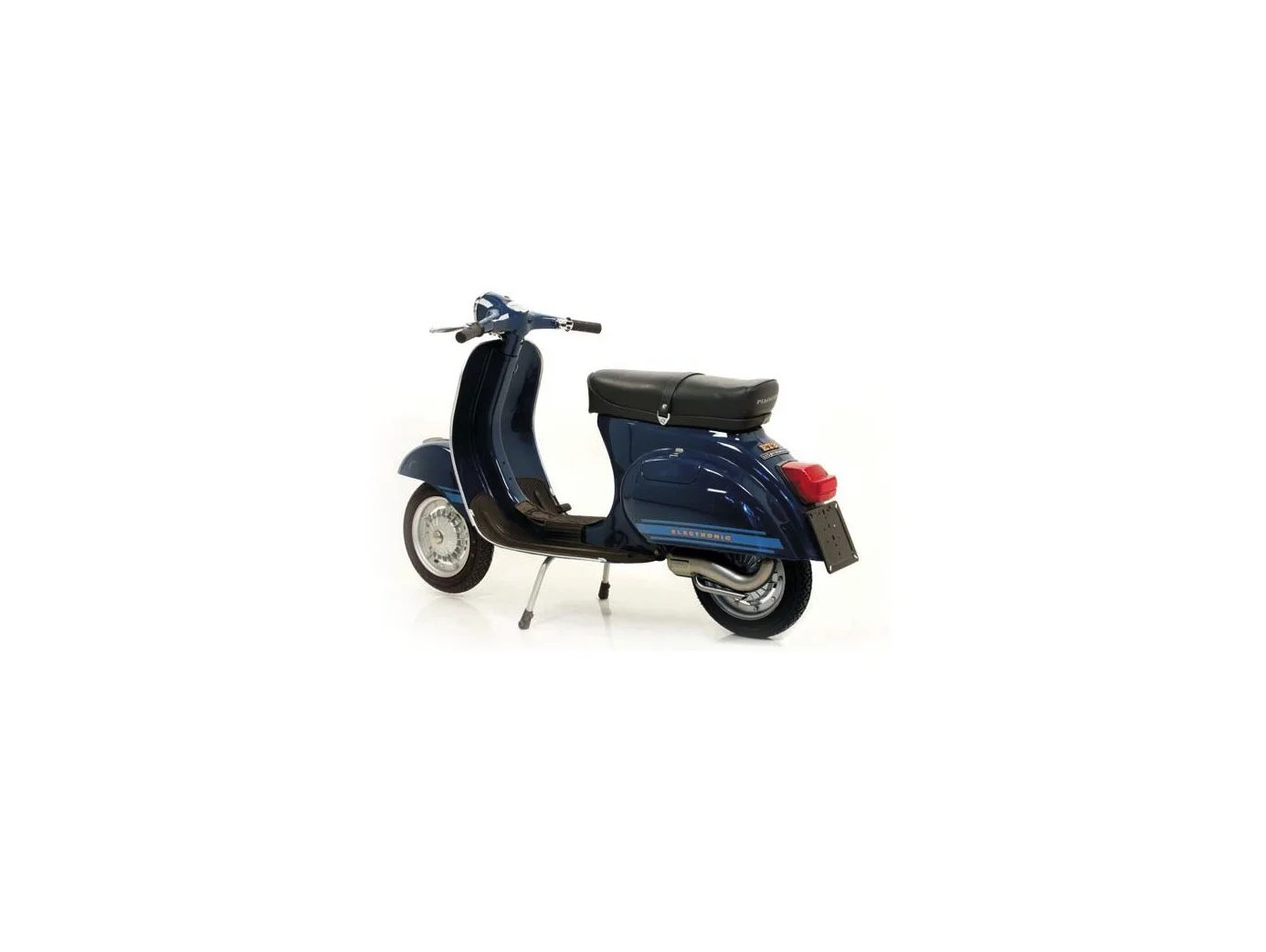 Pakoputki Gianelli Banana, Vespa PV125 ja ET3 <a href="https://italialaiset.fi/wp-content/uploads/2022/03/image-3.png"><img class="alignright size-full wp-image-39572" src="https://italialaiset.fi/wp-content/uploads/2022/03/image-3.png" alt="" width="113" height="38" /></a>Pakoputki Gianelli Banana, Vespa PV125 ja ET3 malleihin. GIANELLI on siistiksi viimeistelty monipuolinen pakoputki. Toiminta perustuu Piaggio banaaniin ja on melko samanlainen kuin muut italialaiset kilpailijat. Pakoputken muoto on klassikko Italiassa. Hyvän vääntökäyrän ansiosta Gianellilla voidaan ajaa helposti ja se on myös hyvä valinta kaupunkiin. Siitä huolimatta se parantaa kierrosherkkyyttä ja mahdollistaa suuremman huippunopeuden. Pakoputki Gianelli Banana, Vespa PV125 ja ET3