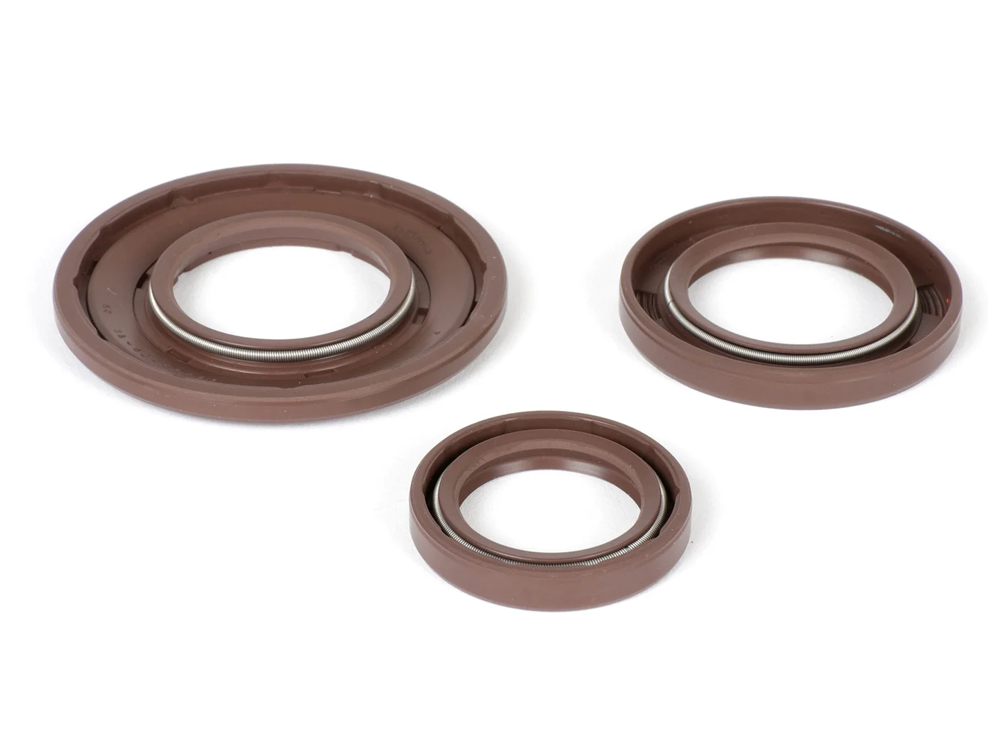Öljytiivistesarja FKM/Viton®, Vespa PX EFL (1984-1986) - PX, T5 ja Cosa <a href="https://italialaiset.fi/wp-content/uploads/2021/01/BGM_PRO_c1.png"><img class="alignright size-full wp-image-30568" src="https://italialaiset.fi/wp-content/uploads/2021/01/BGM_PRO_c1.png" alt="" width="140" height="40" /></a>BGM Pron öljytiivistesarja FKM/Viton®, Vespa PX EFL (1984-1986) - PX, T5 ja Cosa malleihin. Takanavan tiiviste ulkoinen 30x47x6 mm. Öljytiivistesarja FKM/Viton®, Vespa PX EFL (1984-1986) - PX, T5 ja Cosa