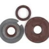 Öljytiivistesarja Viton, Vespa Sprint, Sprint Veloce, GT, GTR, GL, VBB, VNB ja VBA <a href="https://italialaiset.fi/wp-content/uploads/2021/01/BGM_PRO_c1.png"><img class="alignright size-full wp-image-30568" src="https://italialaiset.fi/wp-content/uploads/2021/01/BGM_PRO_c1.png" alt="" width="140" height="40" /></a>BGM Pron Viton kuminen öljytiivistesarja, Vespa Sprint, Sprint Veloce, GT, GTR, GL, VBB, VNB ja VBA malleihin. <ul> <li>alkuperäistä laadukkaampi paremmin nykybensaa kestävä tiivistesarja</li> </ul> Tarkista sopivuus alla olevasta taulukosta valmistenumeron alkuosalla. Öljytiivistesarja Viton, Vespa Sprint, Sprint Veloce, GT, GTR, GL, VBB, VNB ja VBA