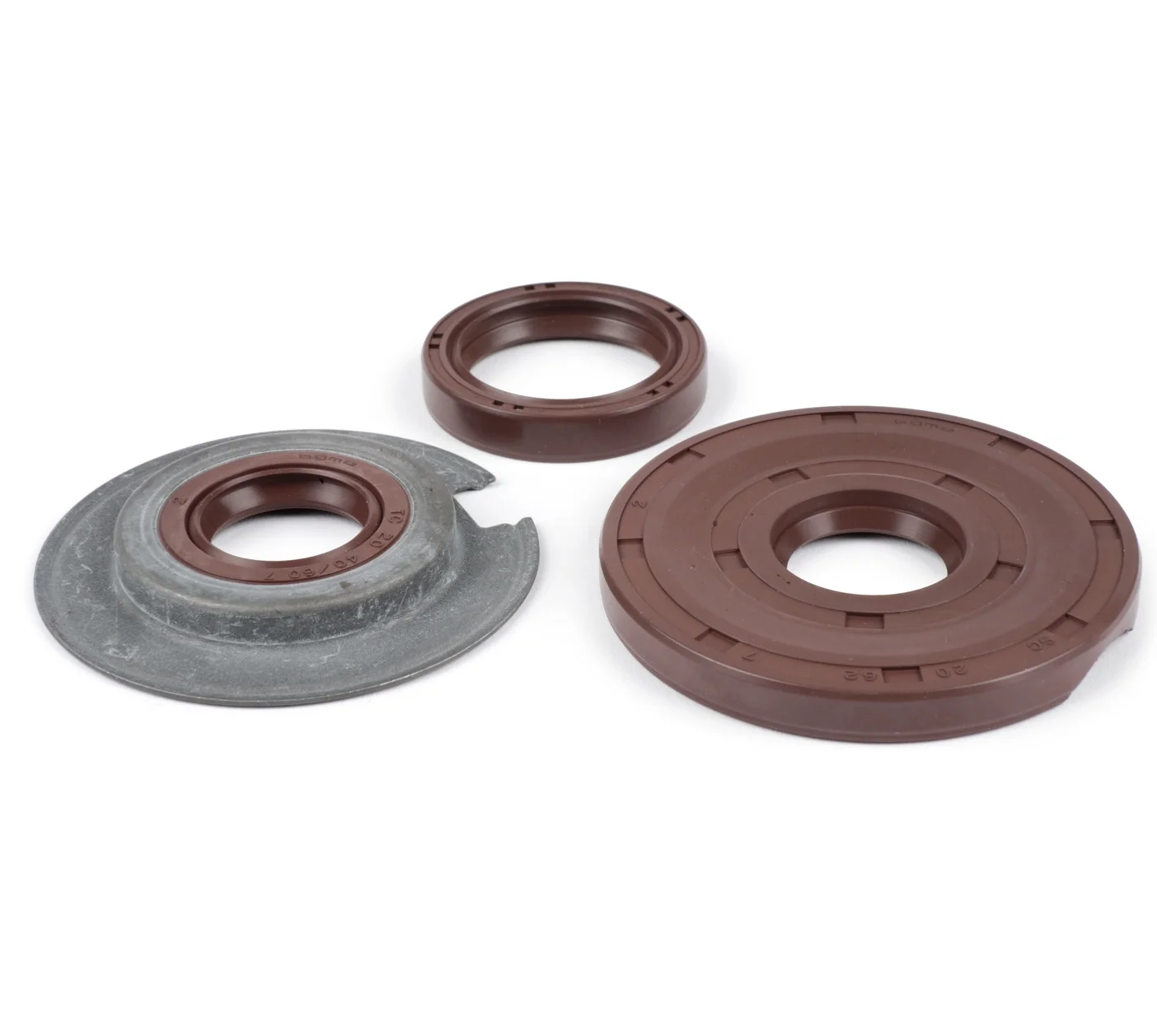 Öljytiivistesarja Viton, Vespa Sprint, Sprint Veloce, GT, GTR, GL, VBB, VNB ja VBA <a href="https://italialaiset.fi/wp-content/uploads/2021/01/BGM_PRO_c1.png"><img class="alignright size-full wp-image-30568" src="https://italialaiset.fi/wp-content/uploads/2021/01/BGM_PRO_c1.png" alt="" width="140" height="40" /></a>BGM Pron Viton kuminen öljytiivistesarja, Vespa Sprint, Sprint Veloce, GT, GTR, GL, VBB, VNB ja VBA malleihin. <ul> <li>alkuperäistä laadukkaampi paremmin nykybensaa kestävä tiivistesarja</li> </ul> Tarkista sopivuus alla olevasta taulukosta valmistenumeron alkuosalla. Öljytiivistesarja Viton, Vespa Sprint, Sprint Veloce, GT, GTR, GL, VBB, VNB ja VBA
