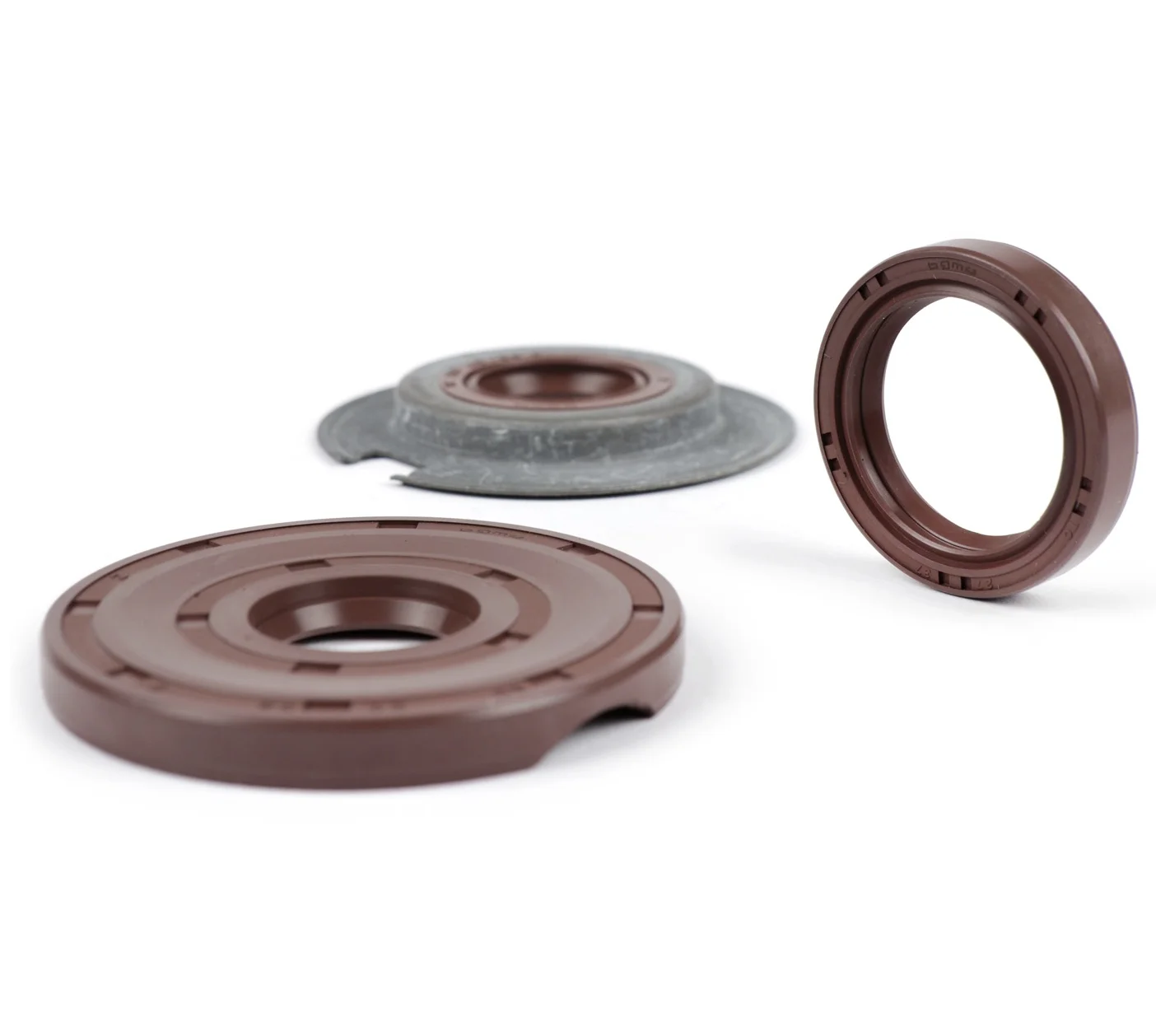 Öljytiivistesarja Viton, Vespa Sprint, Sprint Veloce, GT, GTR, GL, VBB, VNB ja VBA <a href="https://italialaiset.fi/wp-content/uploads/2021/01/BGM_PRO_c1.png"><img class="alignright size-full wp-image-30568" src="https://italialaiset.fi/wp-content/uploads/2021/01/BGM_PRO_c1.png" alt="" width="140" height="40" /></a>BGM Pron Viton kuminen öljytiivistesarja, Vespa Sprint, Sprint Veloce, GT, GTR, GL, VBB, VNB ja VBA malleihin. <ul> <li>alkuperäistä laadukkaampi paremmin nykybensaa kestävä tiivistesarja</li> </ul> Tarkista sopivuus alla olevasta taulukosta valmistenumeron alkuosalla. Öljytiivistesarja Viton, Vespa Sprint, Sprint Veloce, GT, GTR, GL, VBB, VNB ja VBA