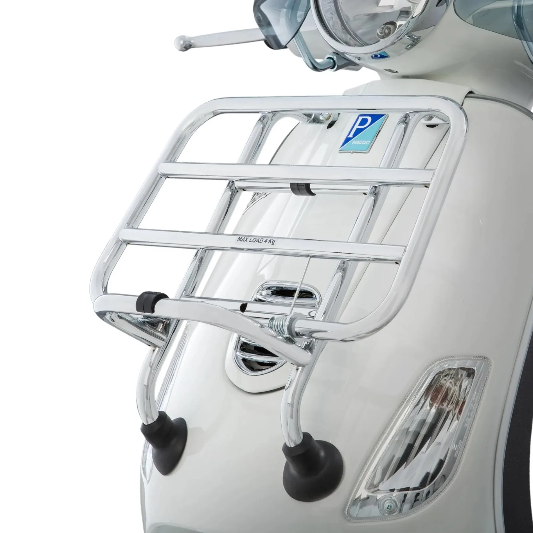 Etuteline Piaggio, Vespa LX ja LXV <a href="https://italialaiset.fi/wp-content/uploads/2019/08/image-14.png"><img class="alignright size-full wp-image-15883" src="https://italialaiset.fi/wp-content/uploads/2019/08/image-14.png" alt="Piaggio logo" width="145" height="45" /></a>Tämä tyylikäs ja käytännöllinen matkatavarateline on suunniteltu erityisesti Vespa LX ja LXV -mallien etuosaan. Se tarjoaa lisää säilytystilaa reissuille, samalla kun se lisää ajoneuvosi ulkonäköön ripauksen tyylikkyyttä. <strong>Ominaisuudet:</strong> <ul> <li><strong>Käytännöllinen:</strong> Lisää säilytystilaa esimerkiksi kypärälle, laukulle tai muille tavaroille.</li> <li><strong>Kestävä rakenne:</strong> Valmistettu korkealaatuisista materiaaleista, jotka kestävät ajan hammasta.</li> <li><strong>Helppo asennus:</strong> Mukana tulevat asennustarvikkeet tekevät kiinnityksestä nopeaa ja yksinkertaista.</li> <li><strong>Universaali sopivuus:</strong> Sopii useimpiin skootterimalleihin, mutta tarkista yhteensopivuus ennen ostoa.</li> </ul> <strong>Tekniset tiedot:</strong> <ul> <li>Valmistaja: Piaggio</li> <li>Materiaali: Chromi</li> <li>Asennustarvikkeet: Mukana</li> <li>Lastausalue 37×24 cm</li> </ul> Etuteline Piaggio, Vespa LX ja LXV