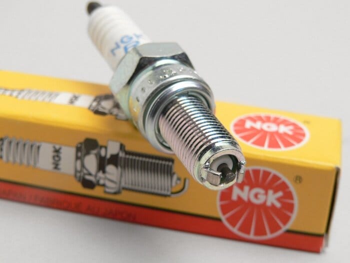 Sytytystulppa NGK CR8EK Sytytystulppa NGK CR8EK. Tulpankierre M10x1,00, kierteen pituus 19 mm. Avainkoko 16 mm. Elektrodin materiaali nikkeli. Vastaa lämpöarvoltaan Denson U24ETR. Sytytystulppa NGK CR8EK - Image 2