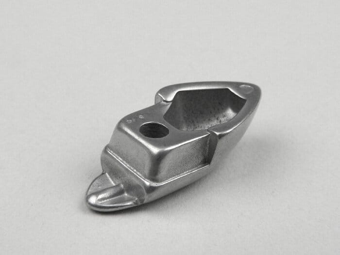 Askelmalistan päätykappale -VESPA- VL3T, VB1T, VBA1T, VBB1T, GL, GS150 / GS3 (VS1T No 005151 till VS5T), GS160 / GS4 (VSB1T) <h3>Askelmalistan päätykappale -VESPA- VL3T, VB1T, VBA1T, VBB1T, GL, GS150 / GS3 (VS1T No 005151 till VS5T), GS160 / GS4 (VSB1T)</h3> <p dir="ltr"><strong>Materiaali</strong> Sinkkipainevalu (Zamak)</p> <p dir="ltr"><strong>Kiinnitystarvikkeet sisältyvät toimitukseen</strong> Ei</p> <p dir="ltr"><strong>Askelmalistan leveys (ulkomitta)</strong> 18,5 mm</p> <p dir="ltr"><strong>Askelmalistan leveys (sisämitta)</strong> 12,5 mm</p> <p dir="ltr"><strong>Tavanomainen kiinnike</strong> Niitti</p> <p dir="ltr"><strong>Kiinnikkeen koko</strong> 3,5 mm</p> <p dir="ltr"><strong>Kiinnikkeen standardi</strong> DIN 662</p> Askelmalistan päätykappale -VESPA- VL3T, VB1T, VBA1T, VBB1T, GL, GS150 : GS3 (VS1T No 005151 till VS5T), GS160 : GS4 (VSB1T)