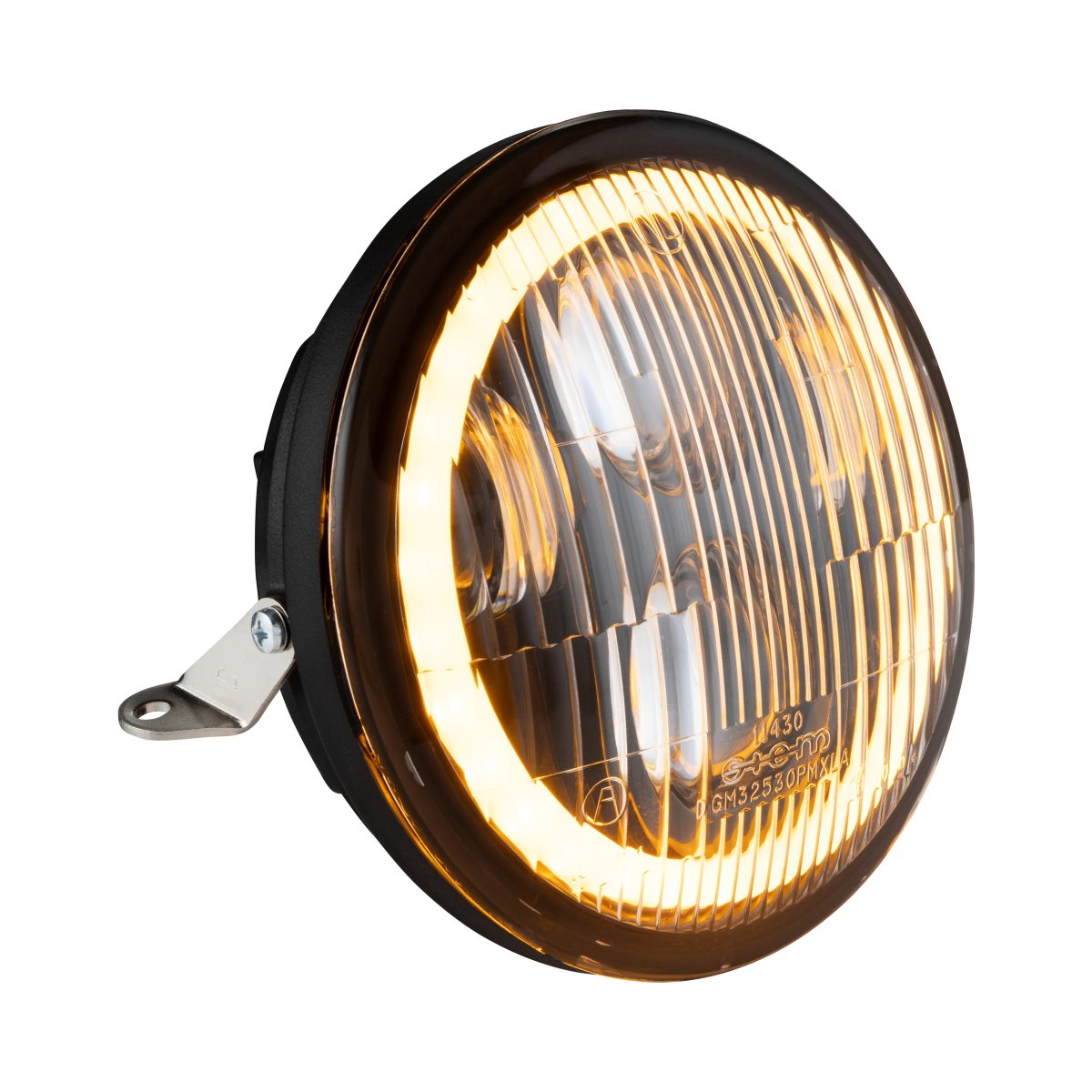 LED-ajovalo Siem Ø 143 mm, Vespa PX80-200, PE, Lusso, '98, MY ja '11 <a href="https://italialaiset.fi/wp-content/uploads/2021/02/image-2.png"><img class="alignright size-full wp-image-30974" src="https://italialaiset.fi/wp-content/uploads/2021/02/image-2.png" alt="Siem logo" width="79" height="86" /></a>LED-ajovalo Vespa PX -malleihin on pyöreä Siem-valoumpio, jonka halkaisija on 143 mm. Linssi on aitoa lasia. Huomio: valo on tarkoitettu vain kilpakäyttöön, eikä sitä ole hyväksytty Saksan tieliikennemääräysten (StVZO) mukaiseen käyttöön. Sopivat mallit näet Sopivuus-välilehdeltä. LED-ajovalo Siem Ø 143 mm, Vespa PX80-200, PE, Lusso, '98, MY ja '11 keltainen valorengas, valoumpio, jonka reunalla näkyy keltainen valorengas