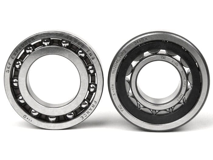 Moottorin laakerisarja, Vespa V50, V90, SS50, SS90, PV125, ET3 ja PK Moottorin laakerisarja, Vespa V50, V90, SS50, SS90, PV125, ET3 ja PK. Laadukas laakerisarja pikkurunkoiseen Vespaan, koottu tunnetuista laakerimerkeistä, kuten SKF, FAG ja INA. Katso tarkempi sopivuus ja laakerien koot alareunan välilehdiltä. Moottorin laakerisarja, Vespa V50, V90, SS50, SS90, PV125, ET3 ja PK laakeripari