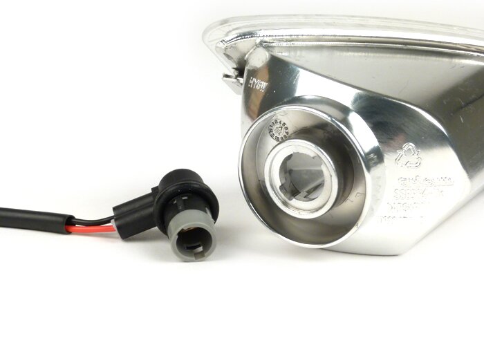 Takavilkku oikea, Piaggio Triom, Vespa GTS 125-300 (2014-) <img class="alignright size-full wp-image-25653" src="https://italialaiset.fi/wp-content/uploads/2020/05/image-5.png" alt="" width="145" height="45" />Takavilkku oikea, Piaggio Triom, Vespa GT, GTL, GTV, GTS 125-300 (2014-). Väritön lasi. Alkuperäinen Piaggio varaosa. Takavilkku oikea, Piaggio Triom, Vespa GTS 125-300 (2014-) takaa